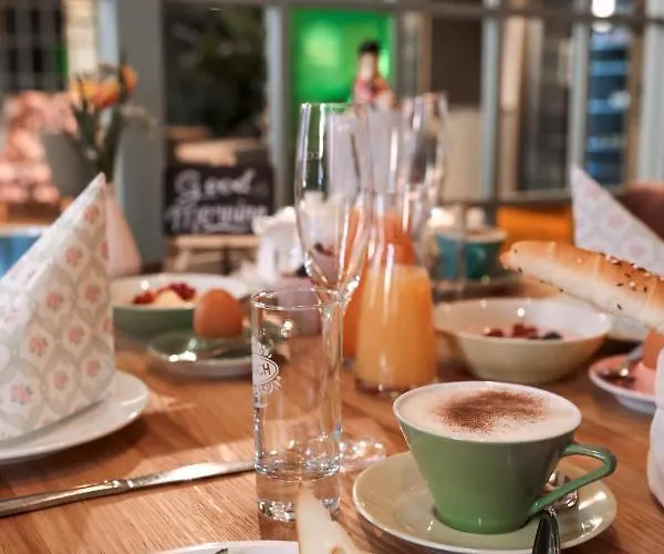 Kolpinghaus Hostel *