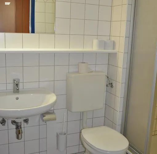 科尔平林茨旅舍 旅馆 *