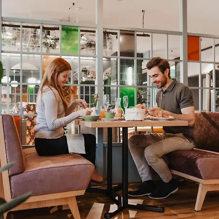 Kolpinghaus Hostel *